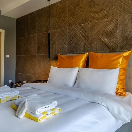 Hygge With Large Communal Pool And Private Hot Tub Daire *