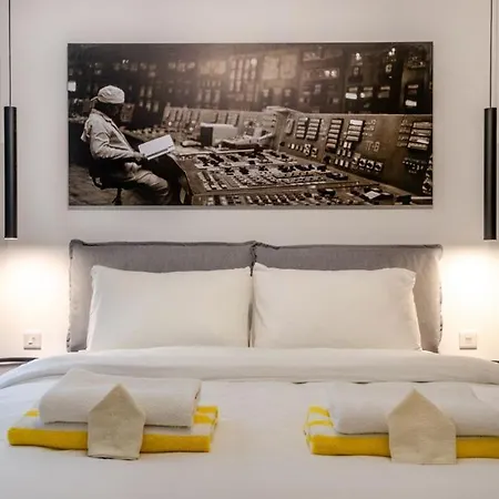 דירה Hygge With Large Communal Pool And Private Hot Tub