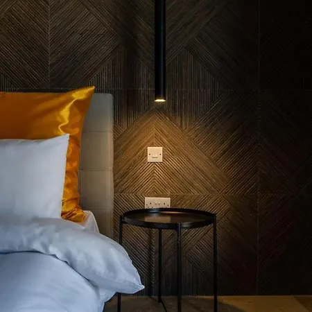 Hygge With Large Communal Pool And Private Hot Tub Lägenhet *