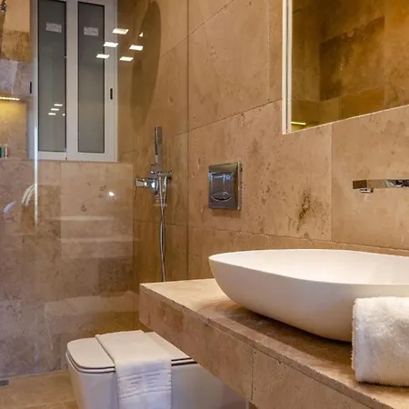 Hygge With Large Communal Pool And Private Hot Tub *