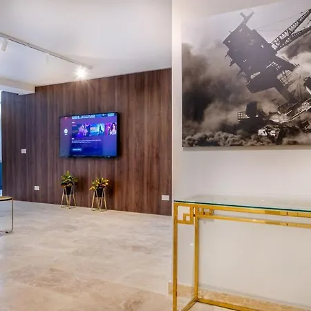 Apartment Hygge With Large Communal Pool And Private Hot Tub Xaghra