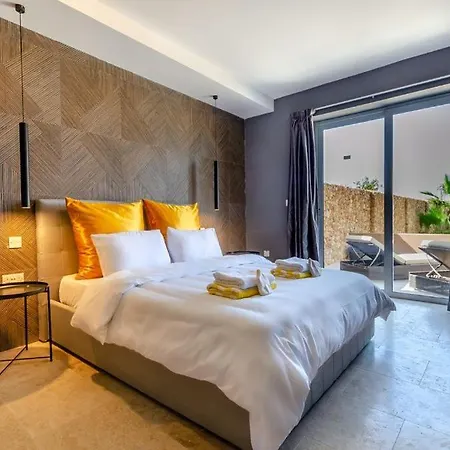 Lägenhet Hygge With Large Communal Pool And Private Hot Tub