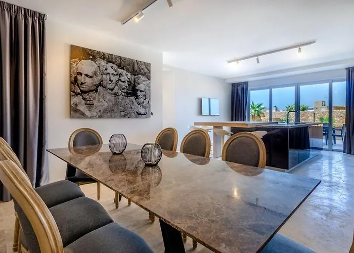 Hygge With Large Communal Pool And Private Hot Tub 아파트 *