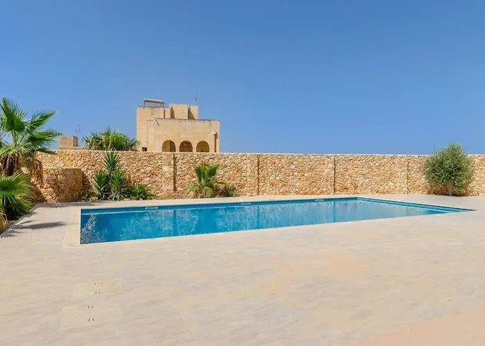 Hygge With Large Communal Pool And Private Hot Tub * 자프라