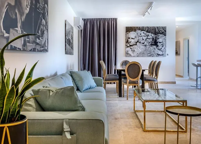 Hygge With Large Communal Pool And Private Hot Tub 아파트 자프라