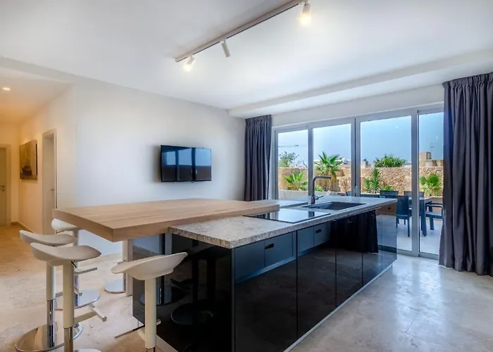 Hygge With Large Communal Pool And Private Hot Tub * 자프라