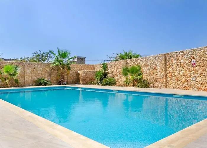 아파트 Hygge With Large Communal Pool And Private Hot Tub 자프라